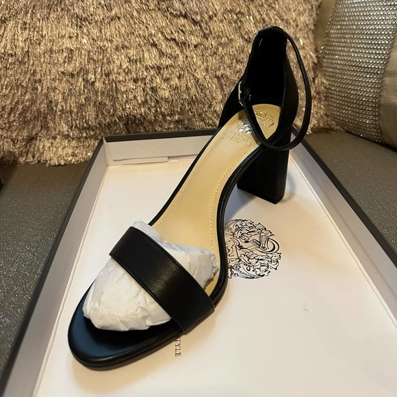 NEW Vince Camuto Sandals - 9.5 - Picture 3 of 5